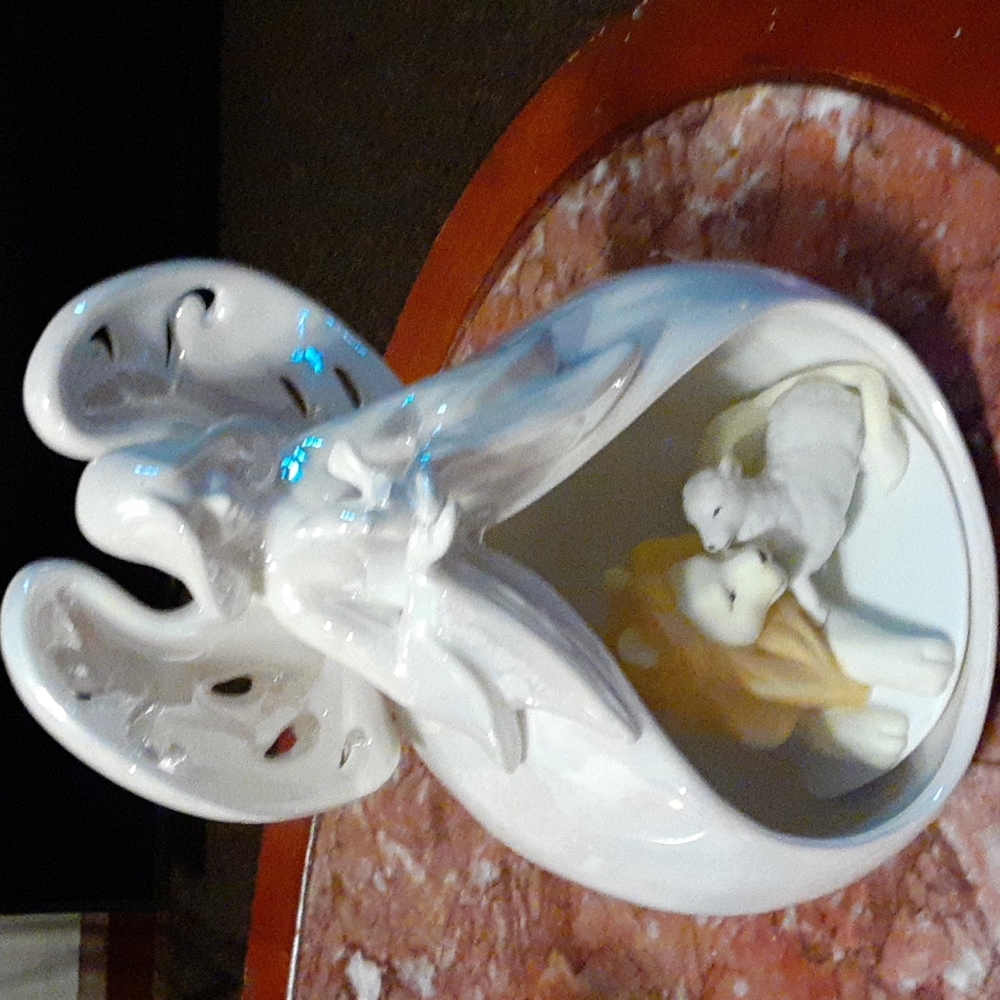 Apple Tree Design Eternal Peace Angel with Lion and Lamb, Lighted with Chord